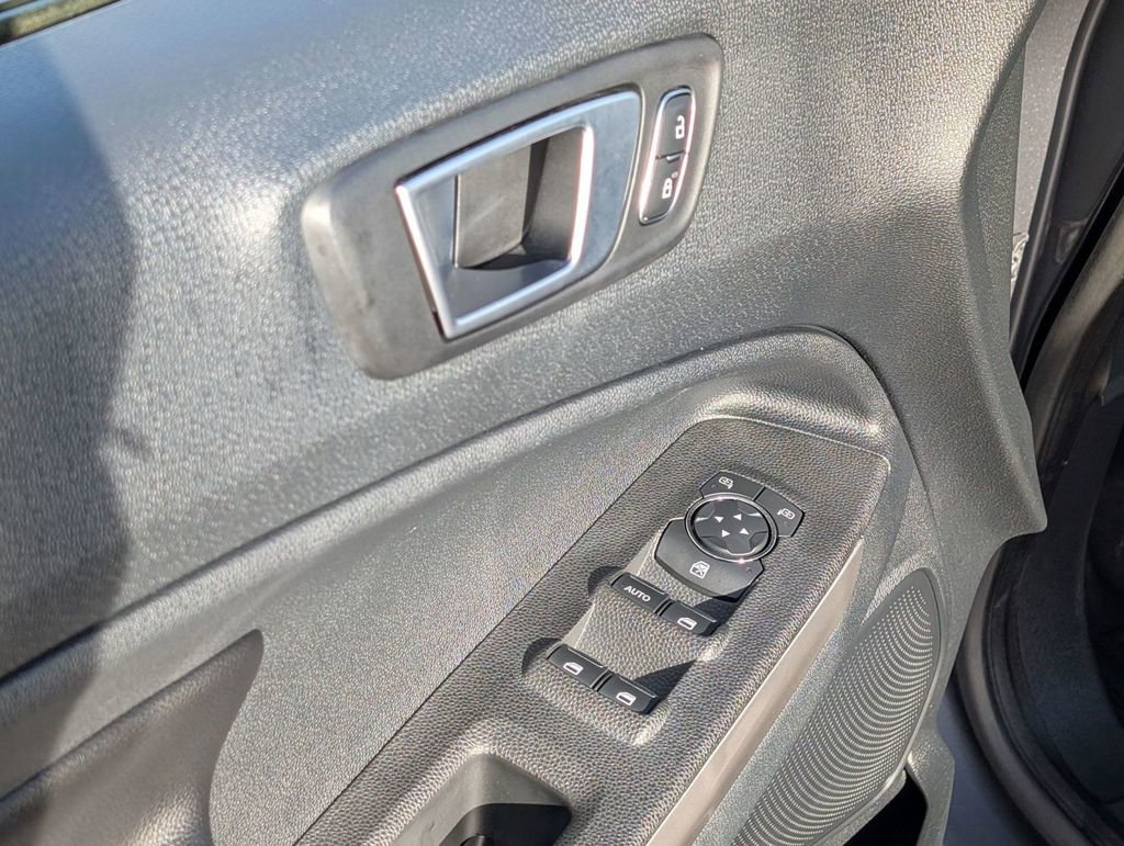 Used 2020 Ford EcoSport Titanium image 24