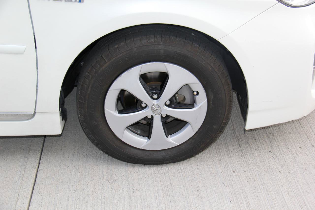 Used 2015 Toyota Prius Three image 27