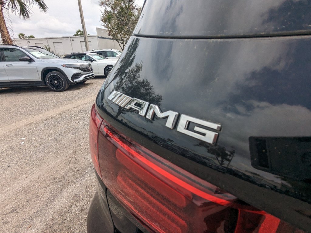 Used 2024 Mercedes-Benz GLB 35 AMG 4MATIC image 10