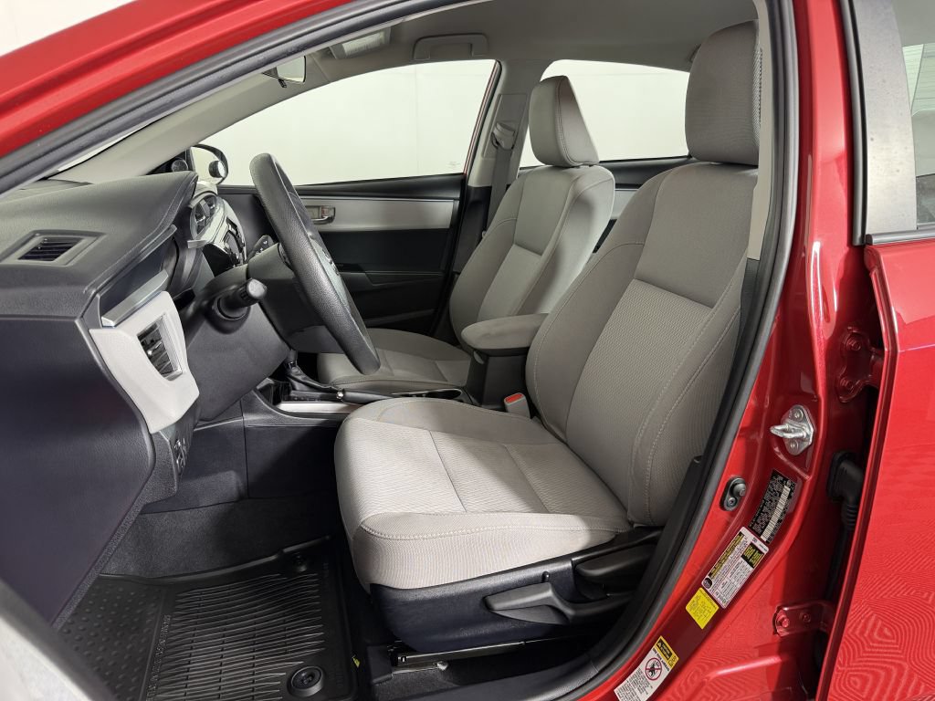 Used 2015 Toyota Corolla LE FWD image 19