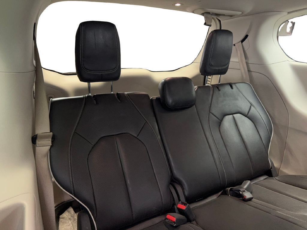 Used 2022 Chrysler Pacifica Limited FWD image 44
