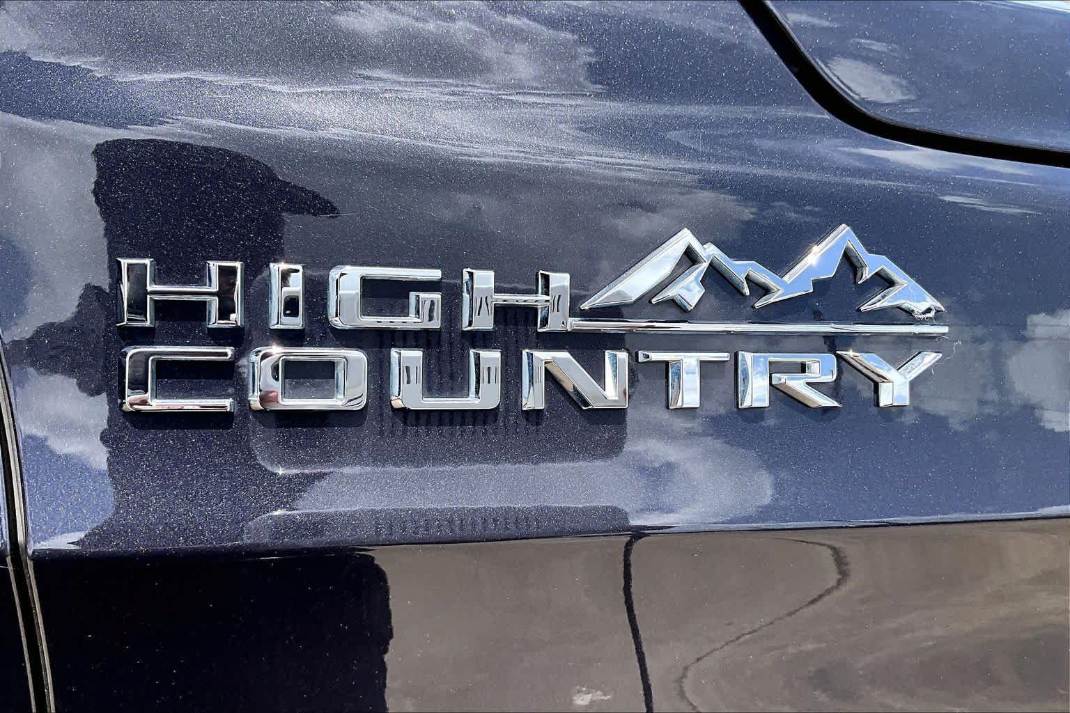 Used 2022 Chevrolet Tahoe High Country AWD/4WD image 19