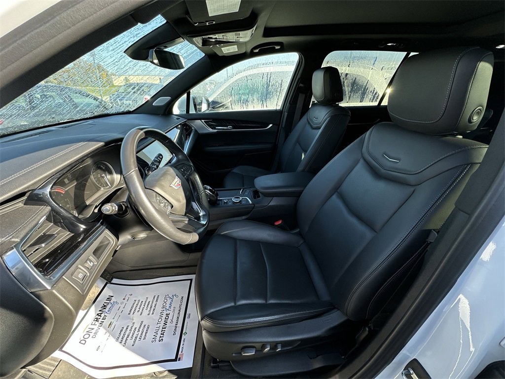 Used 2024 Cadillac XT6 Premium Luxury image 3