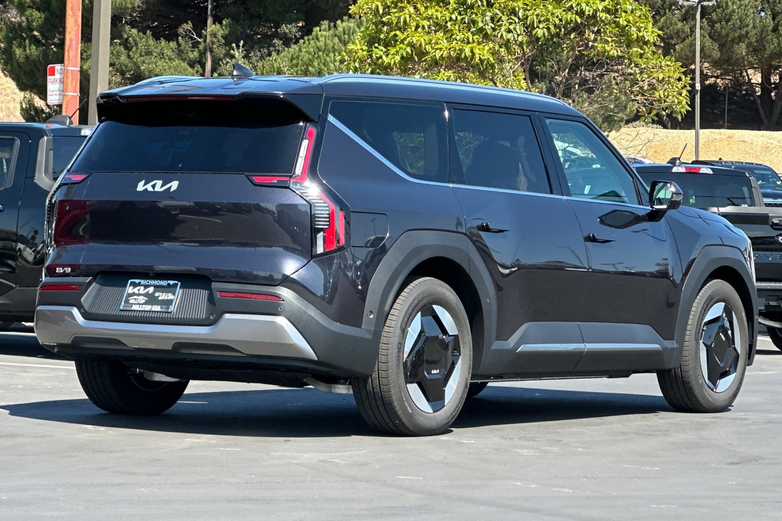 New 2026 Kia EV9 Wind AWD/4WD image 4