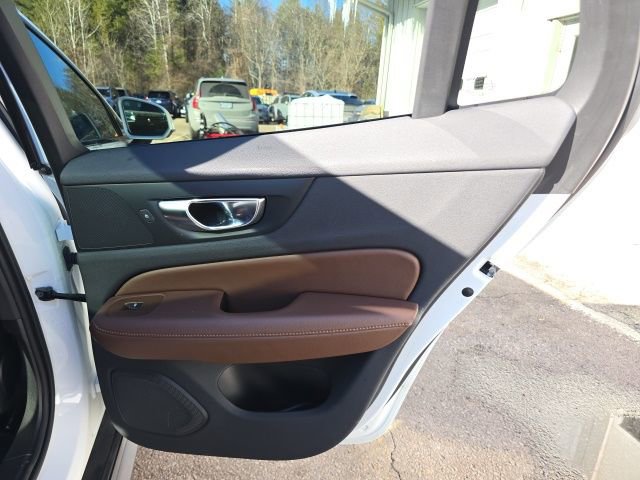 Certified 2025 Volvo V60 B5 Cross Country Plus image 18