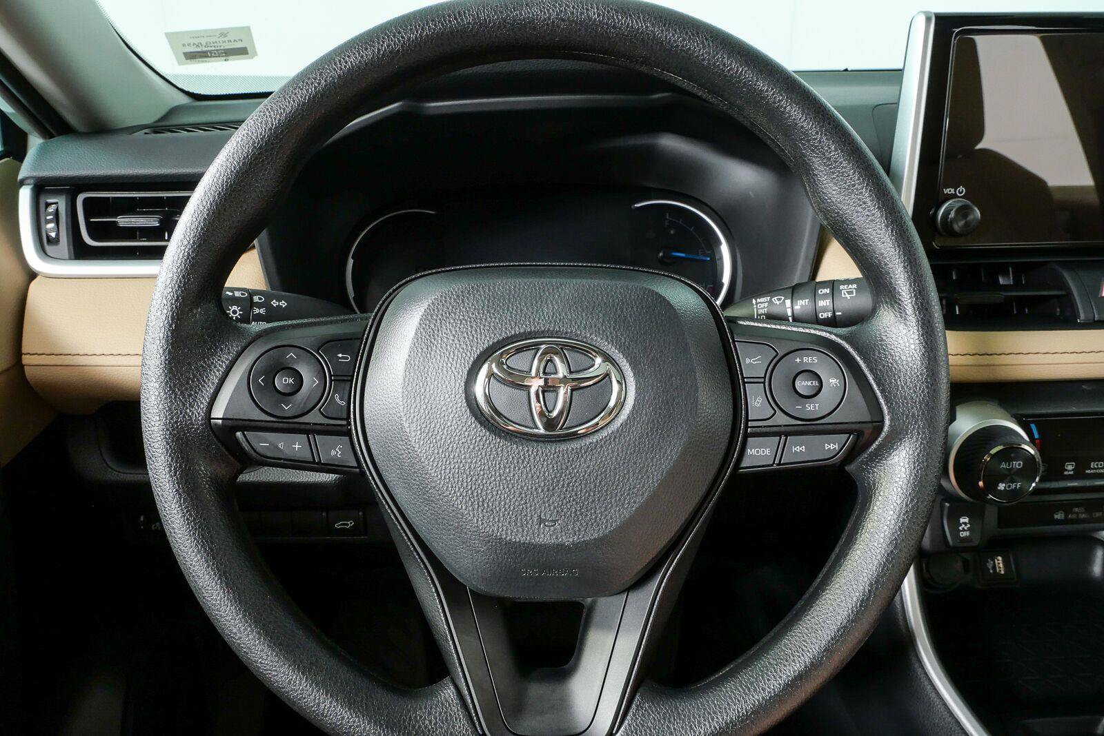Used 2025 Toyota RAV4 XLE w/ Convenience Package AWD/4WD image 9