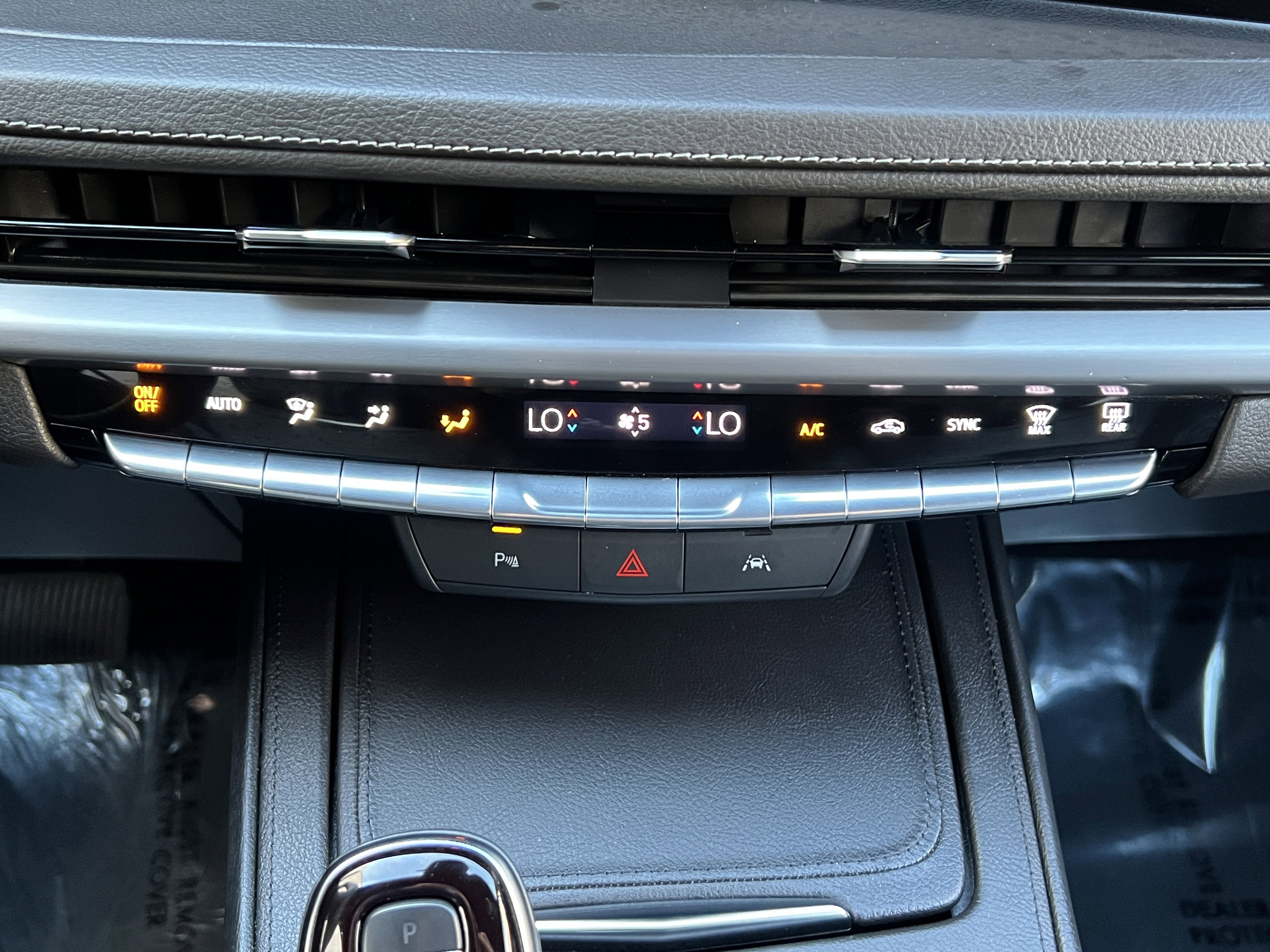 Used 2025 Cadillac XT4 Premium Luxury AWD/4WD image 30