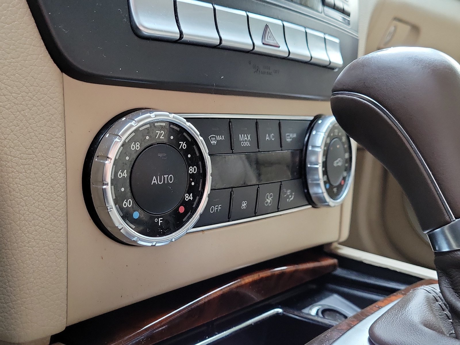 Used 2012 Mercedes-Benz C 250 Sedan image 24