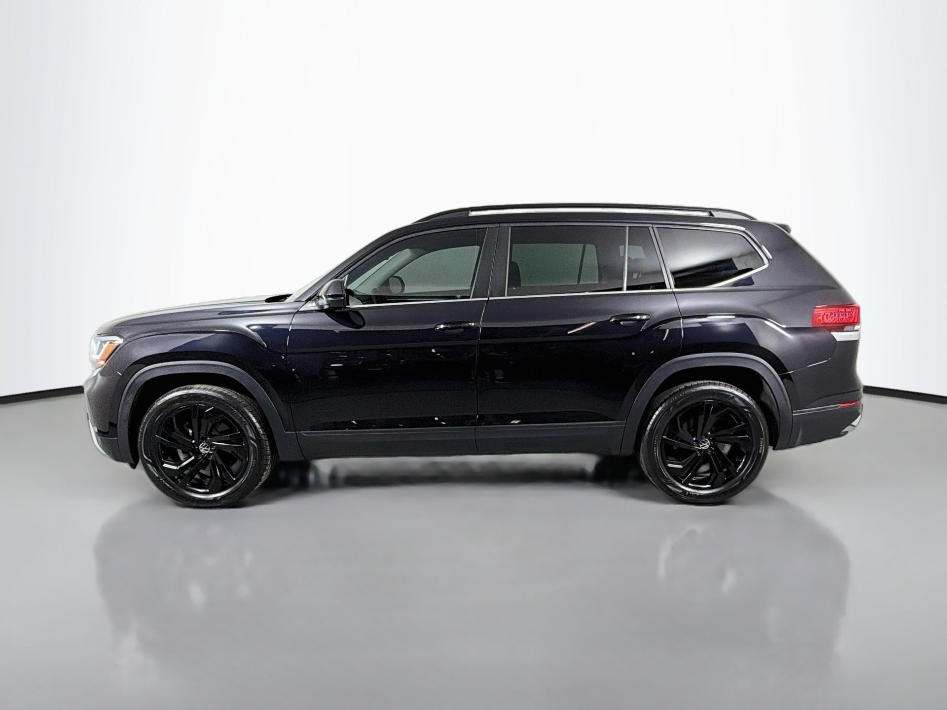 Certified 2023 Volkswagen Atlas SE w/ Panoramic Sunroof Package FWD image 8
