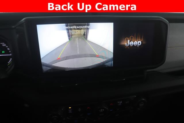 Used 2025 Jeep Wrangler Unlimited Sahara image 22