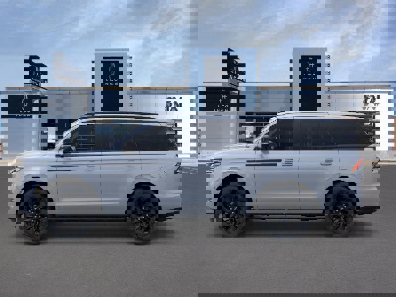 New 2026 Lincoln Navigator Reserve w/ Jet Appearance Package image 3