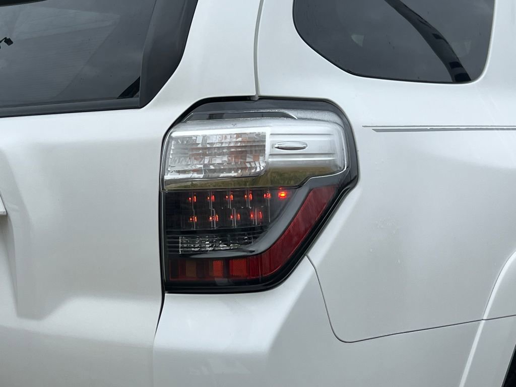 Used 2015 Toyota 4Runner SR5 image 5