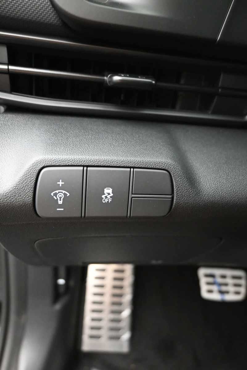 New 2026 Hyundai Elantra SEL Sport FWD image 21