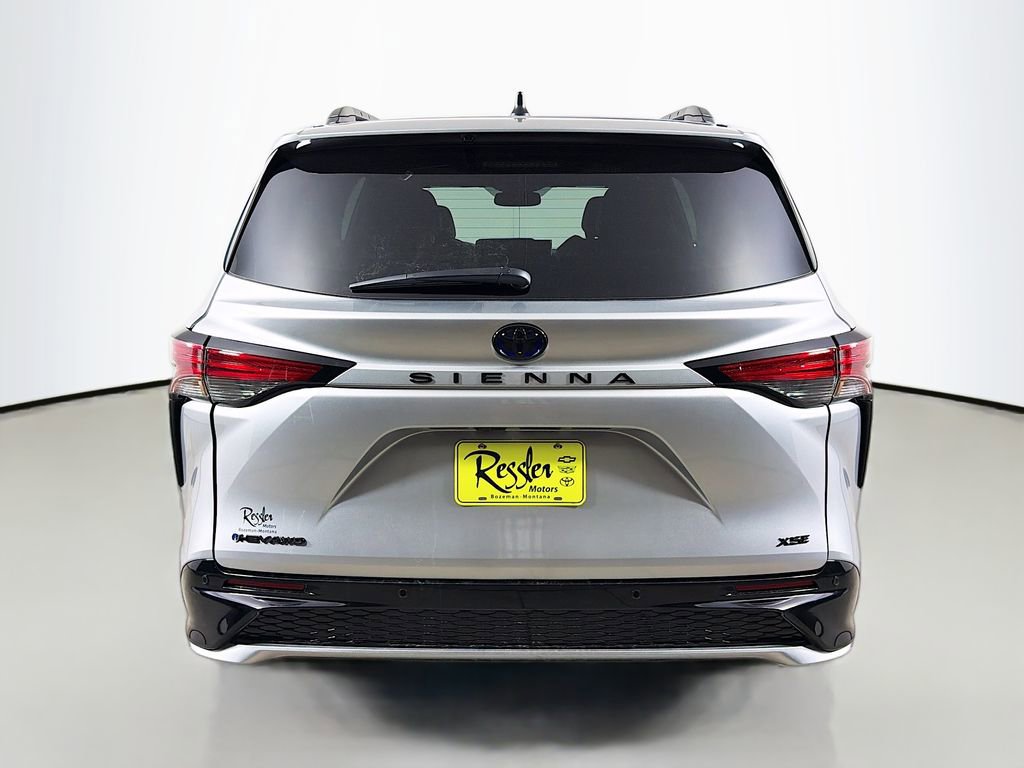 Used 2025 Toyota Sienna XSE w/ XSE Plus Package image 7