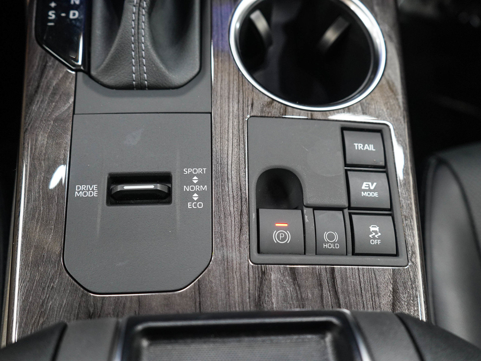 Used 2026 Toyota Highlander Platinum AWD/4WD image 25