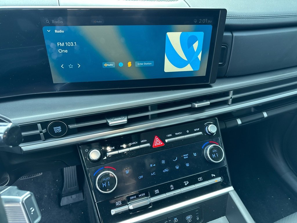 Used 2025 Hyundai Santa Fe SEL image 6