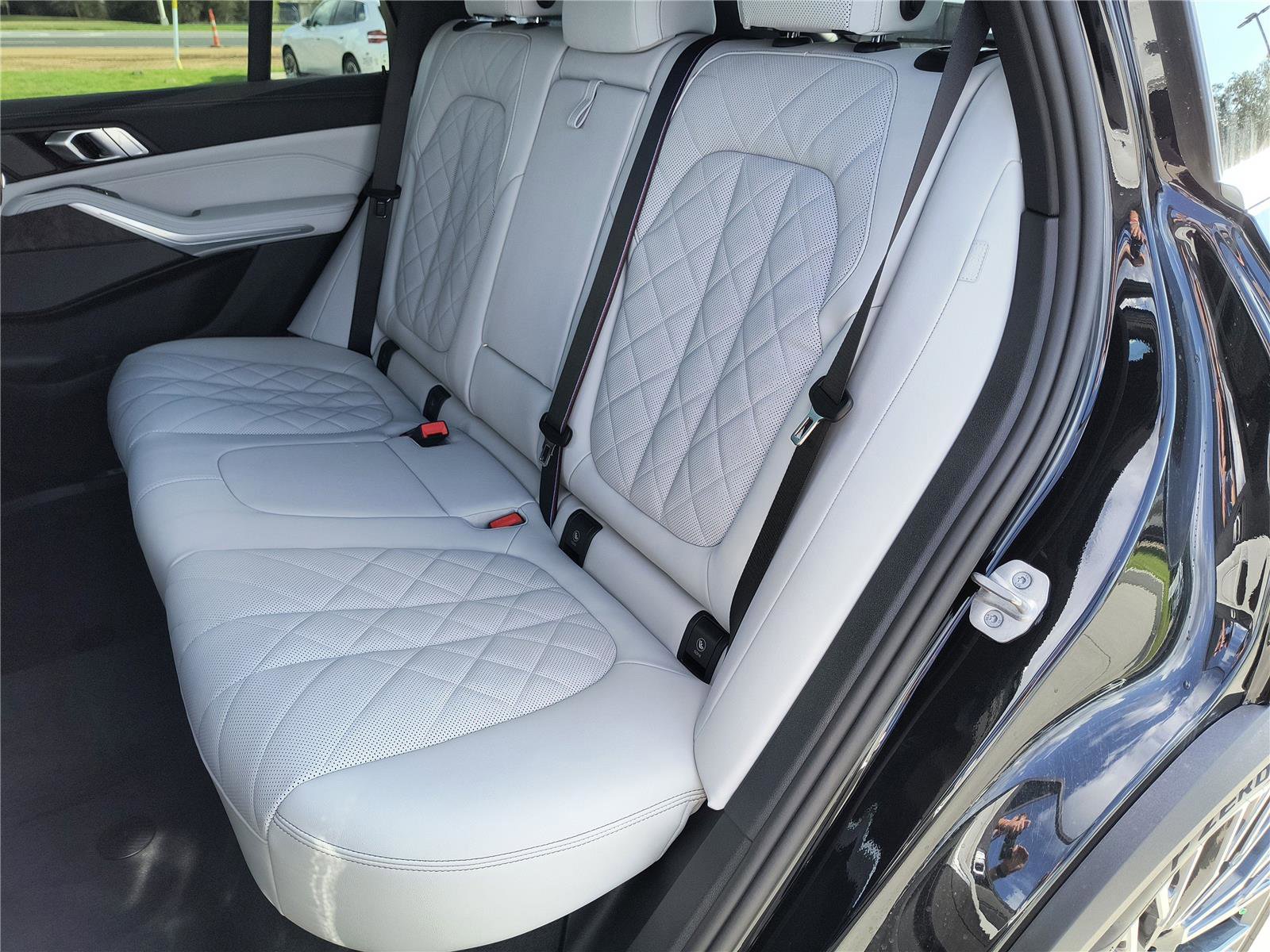 New 2026 BMW X5 sDrive40i image 15