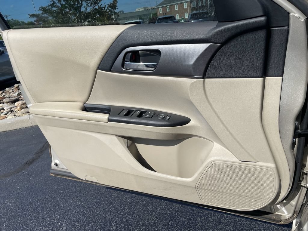 Used 2014 Honda Accord LX image 18