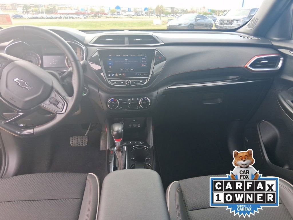 Used 2021 Chevrolet TrailBlazer RS w/ Technology Package FWD image 12