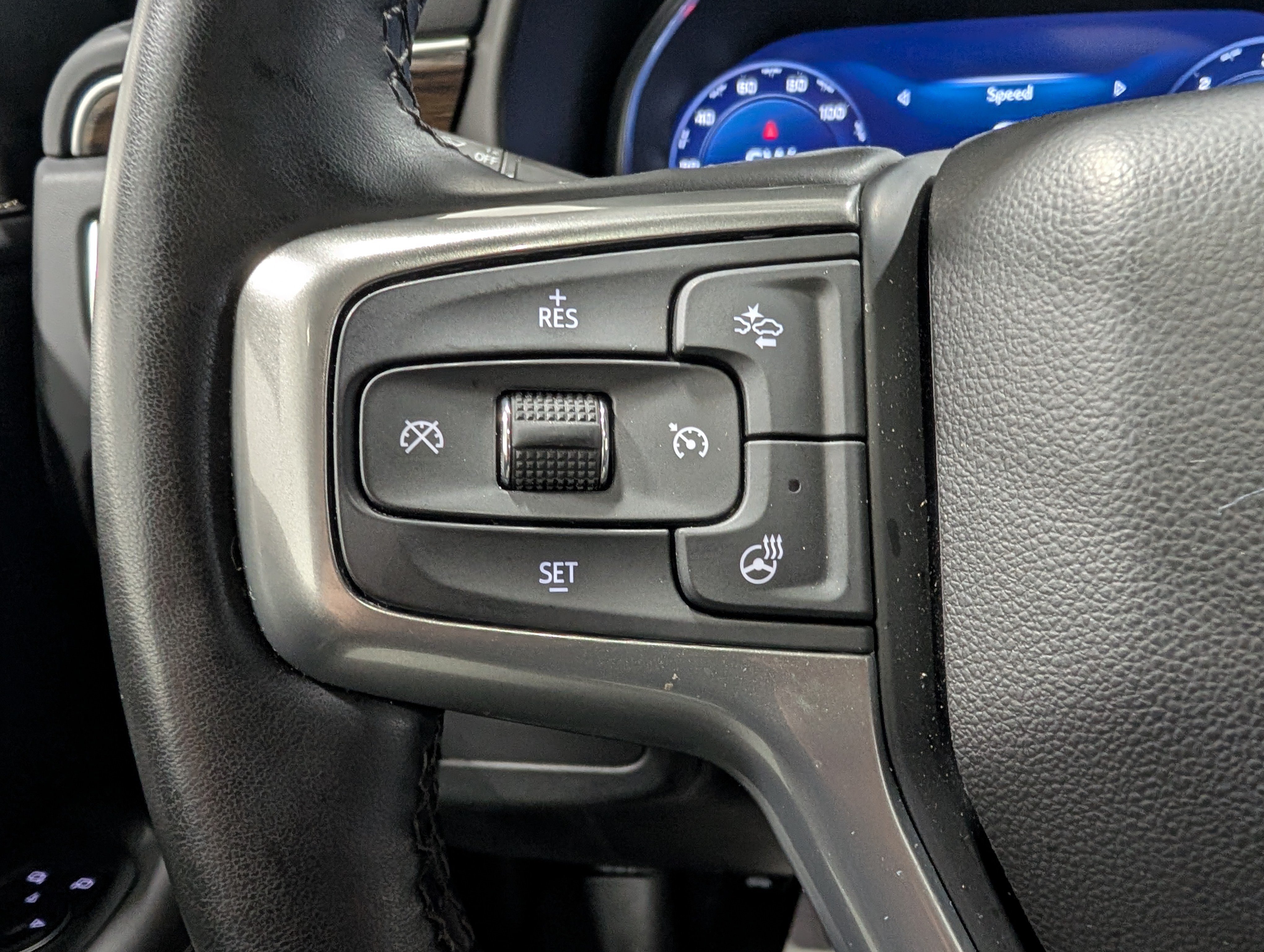 Used 2024 Chevrolet Tahoe Premier AWD/4WD image 23