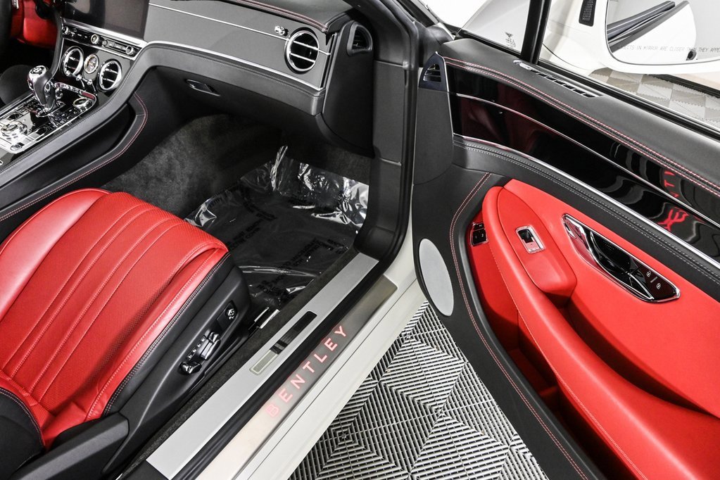 Used 2021 Bentley Continental GT image 30