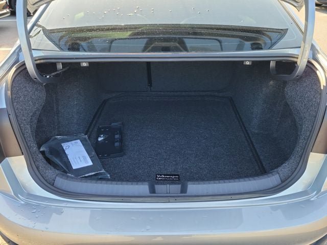 Certified 2026 Volkswagen Jetta SE FWD image 7