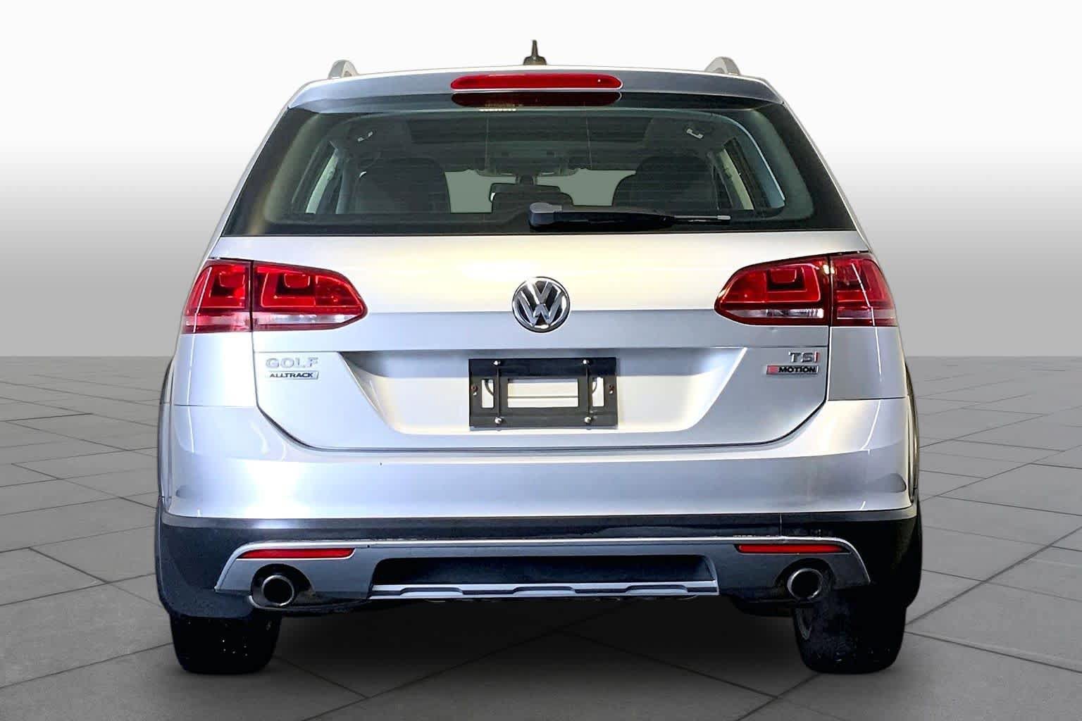 Used 2017 Volkswagen Golf Alltrack SE AWD/4WD image 5