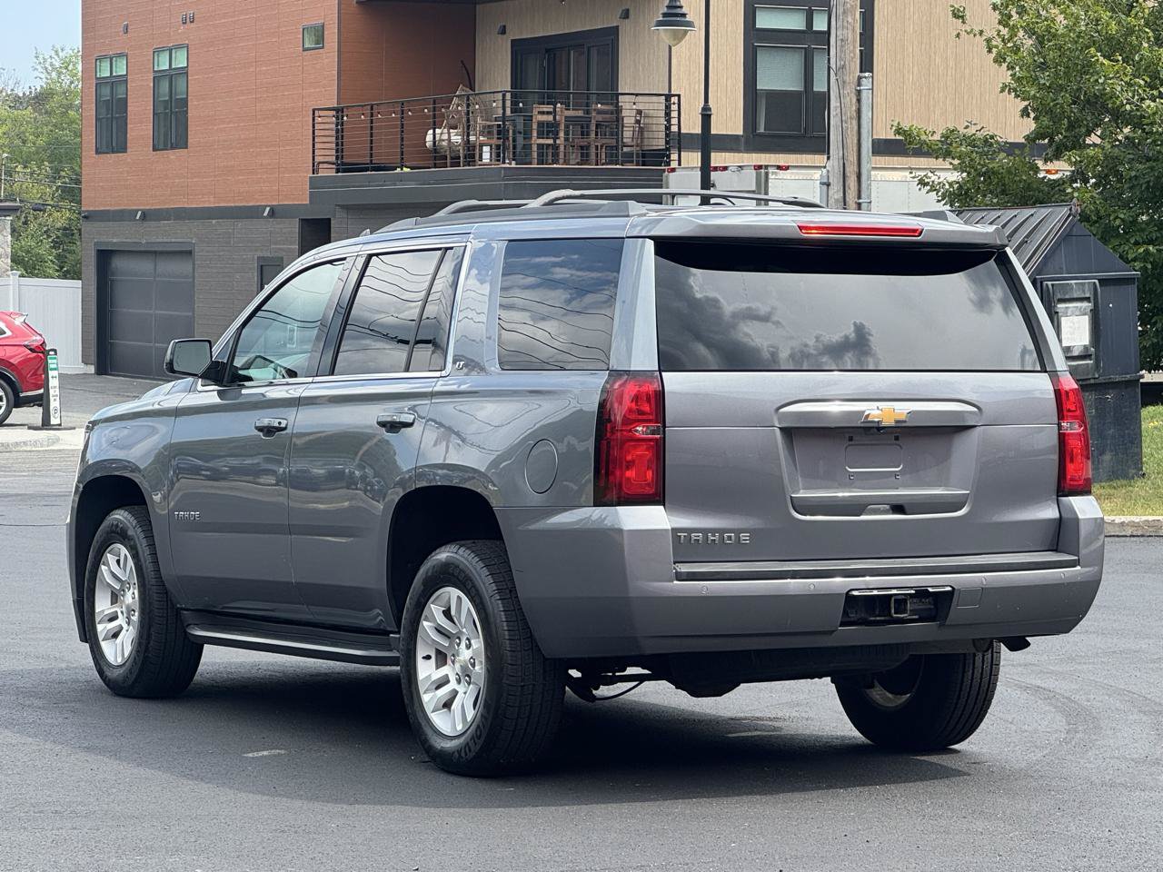 Used 2018 Chevrolet Tahoe LT AWD/4WD image 4