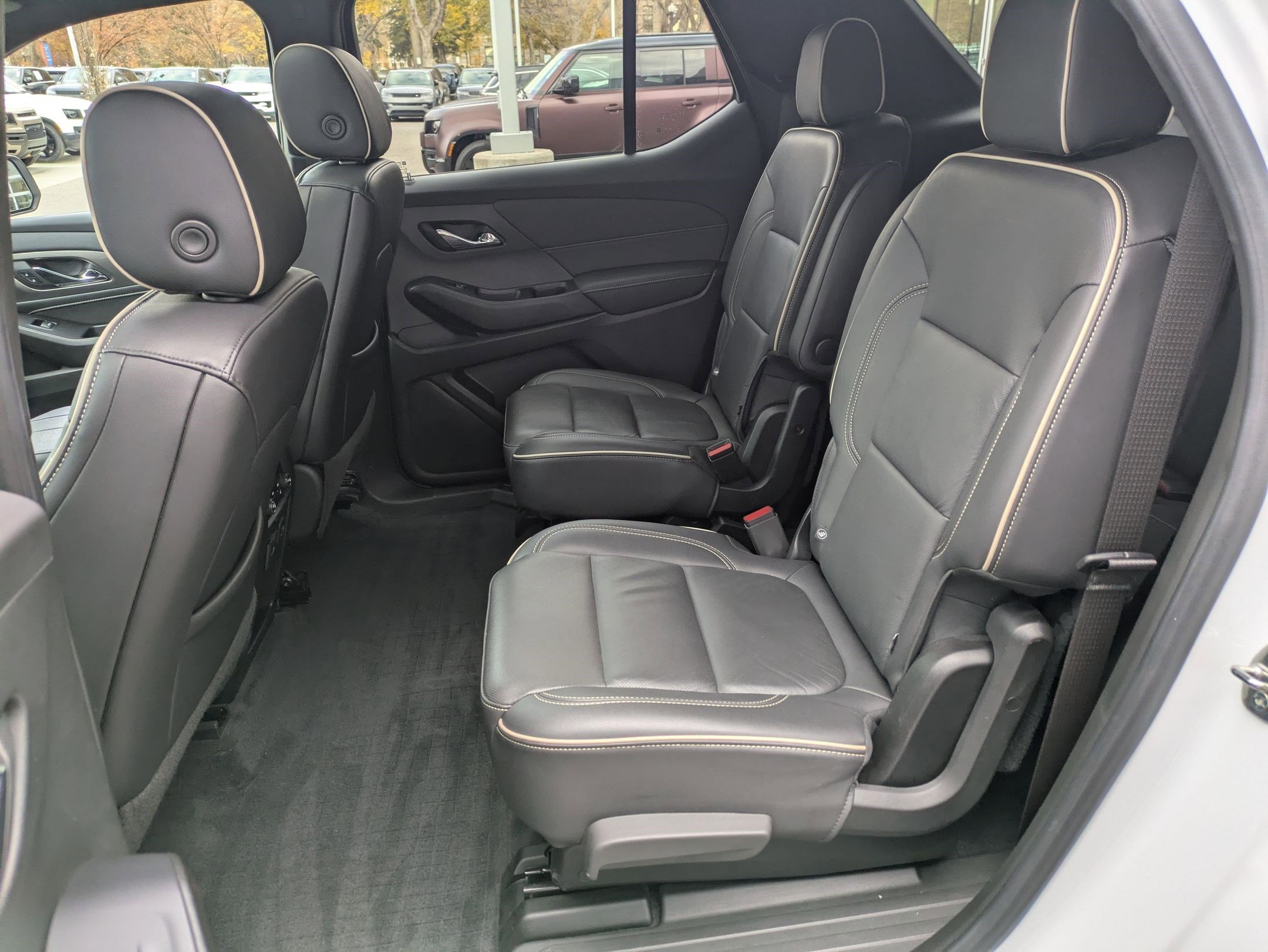 Used 2022 Chevrolet Traverse Premier w/ LPO, Floor Liner Package image 30