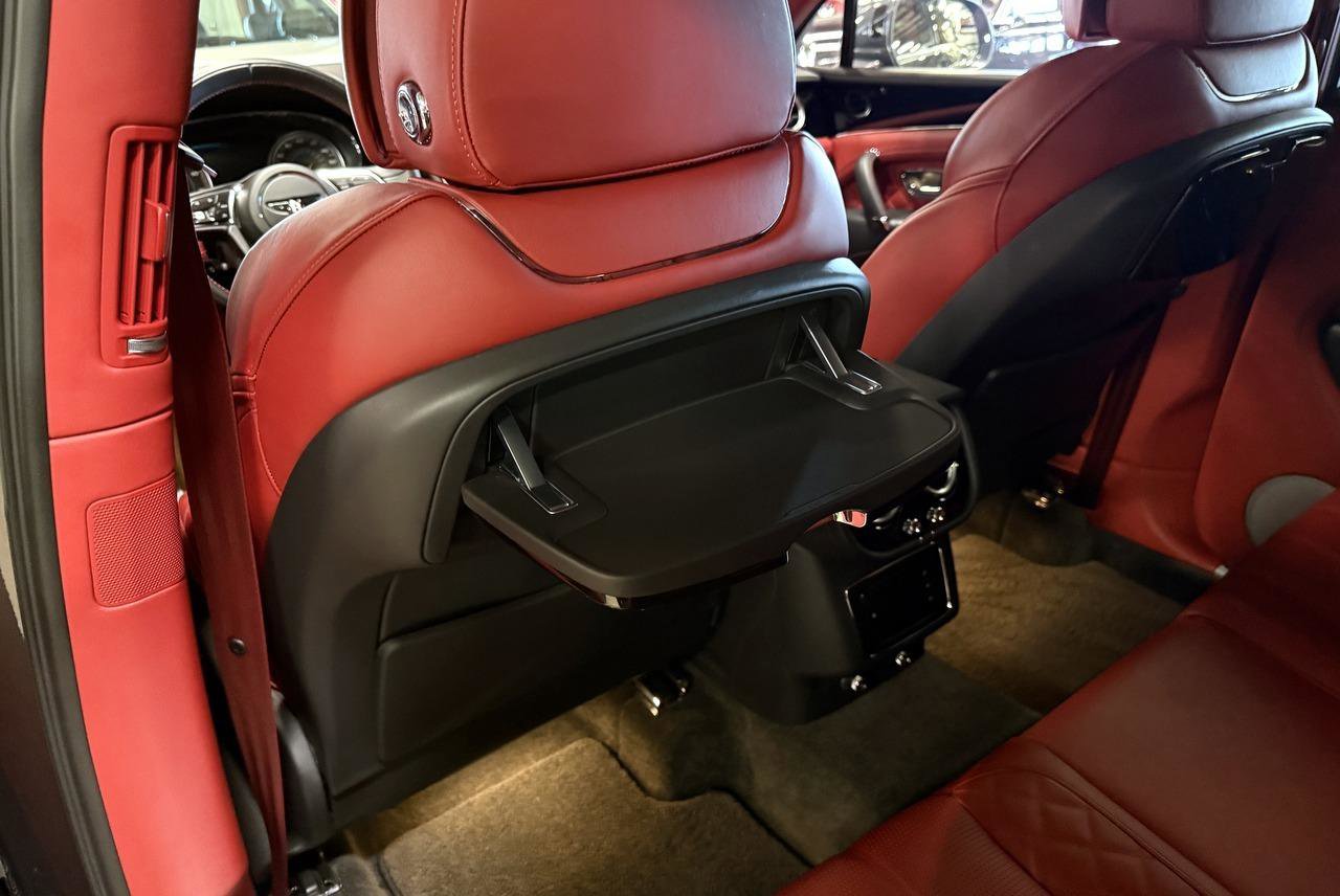 Used 2018 Bentley Bentayga image 72