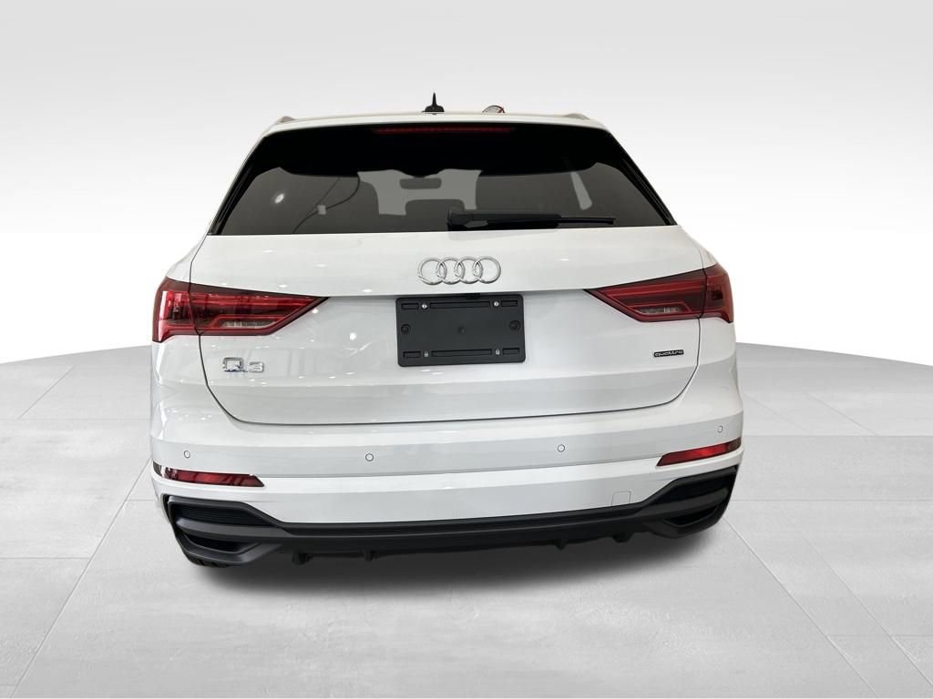 Used 2025 Audi Q3 2.0T Premium image 4