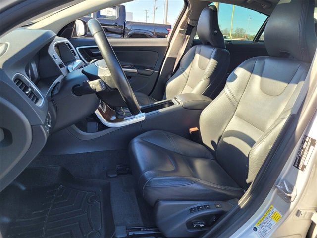 Used 2016 Volvo S60 T5 Premier image 5