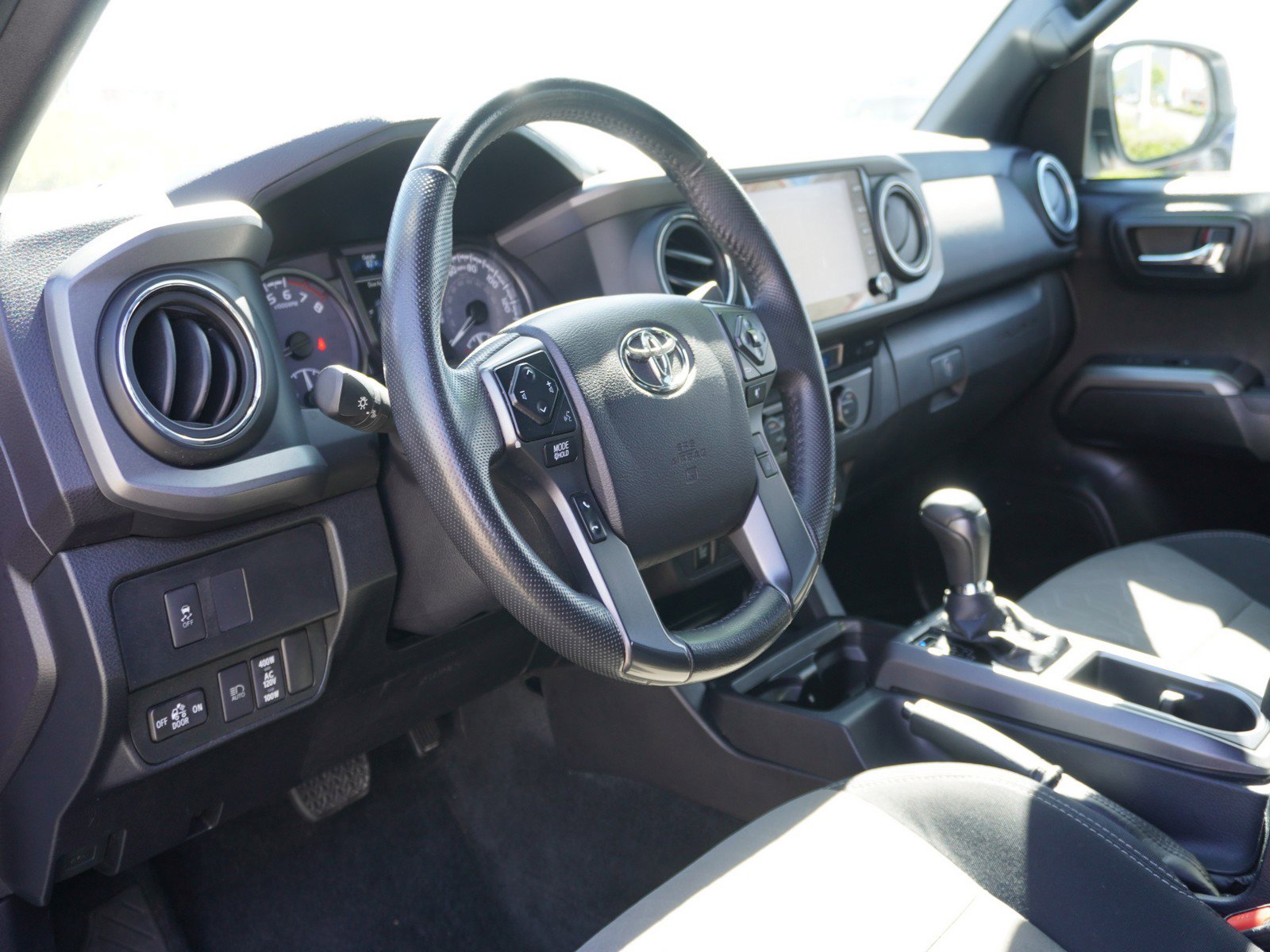 Used 2021 Toyota Tacoma TRD Off-Road w/ Technology Package image 19