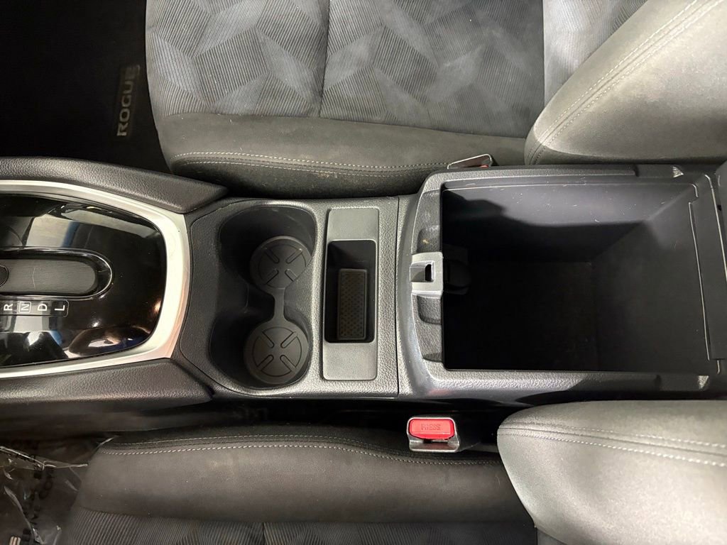 Used 2015 Nissan Rogue S image 30
