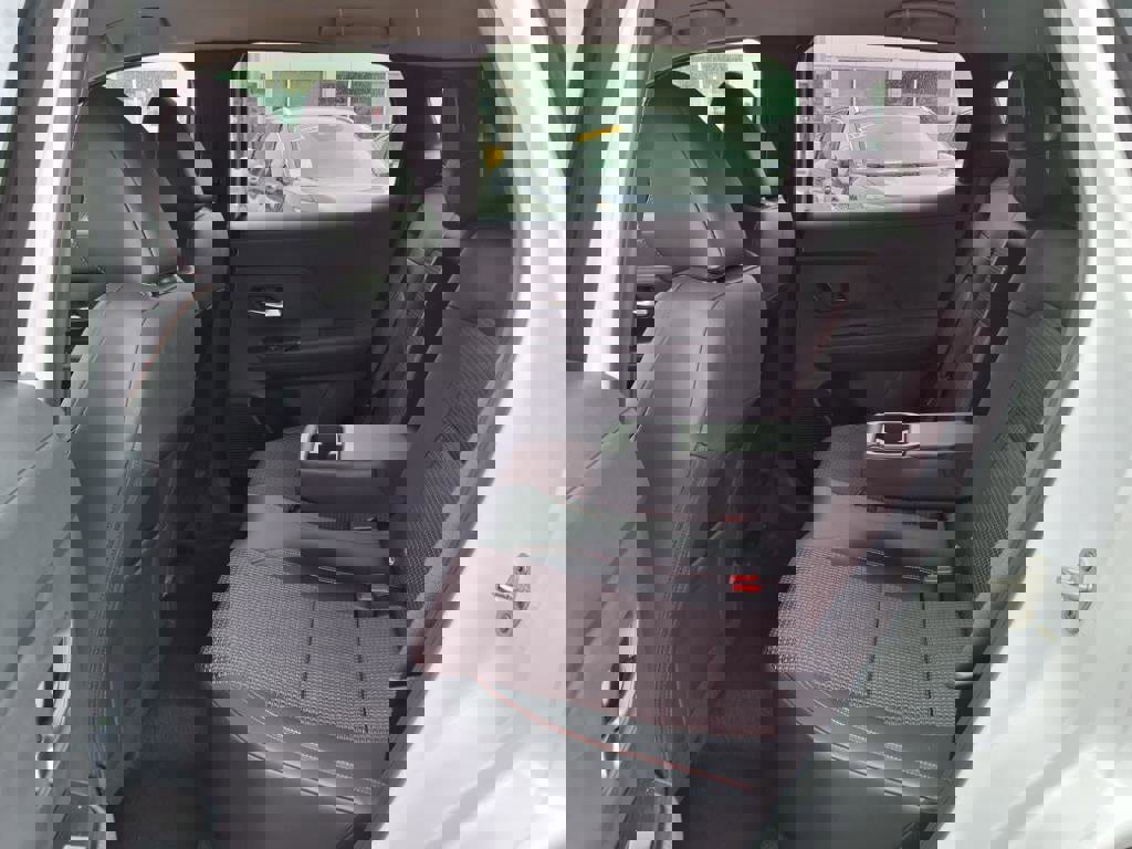 New 2025 Nissan Kicks SR image 6