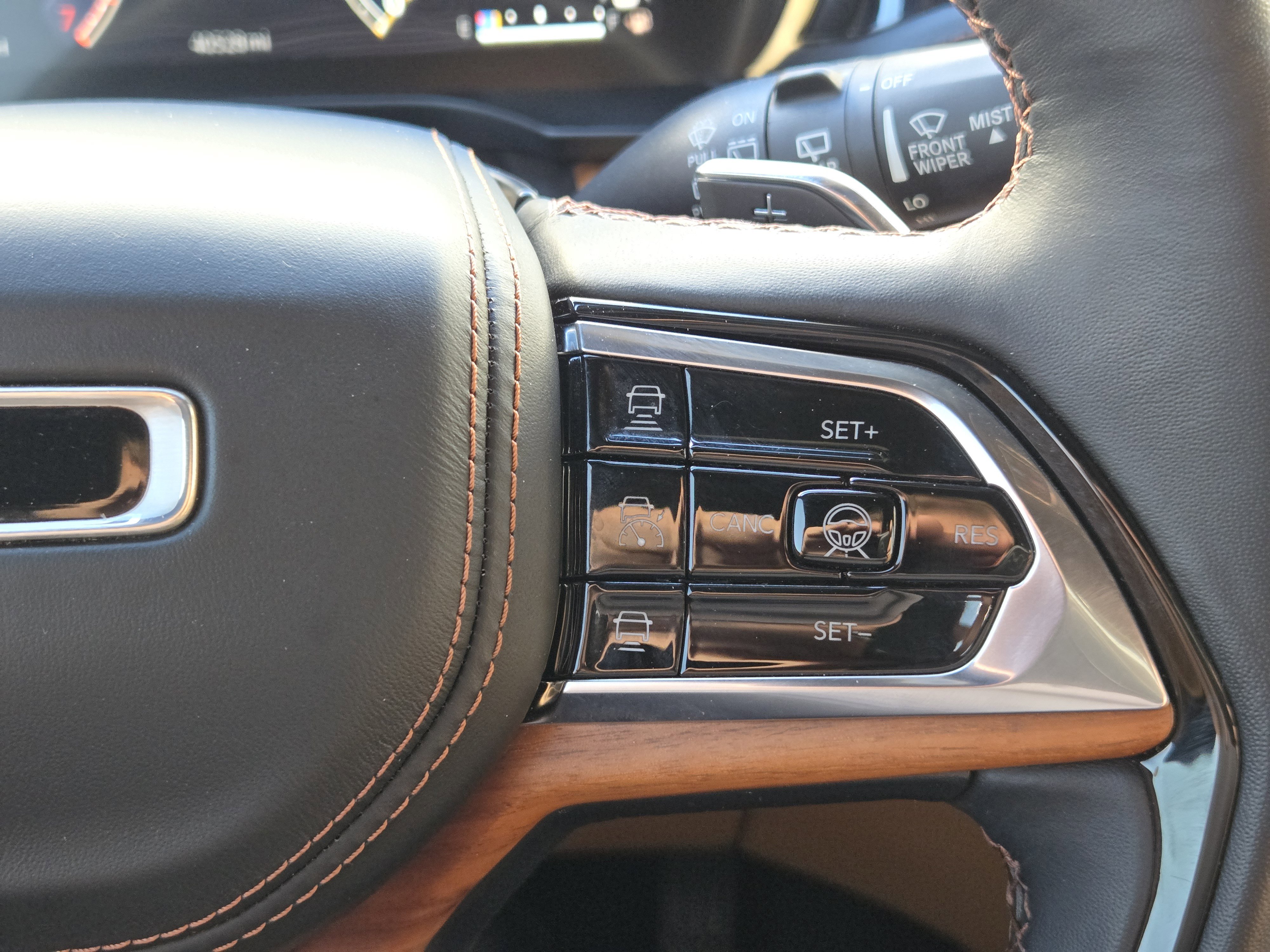 Used 2024 Jeep Grand Cherokee L Summit image 32