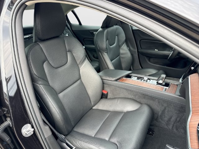 Certified 2024 Volvo S60 B5 Ultimate w/ Protection Package Premier AWD/4WD image 30