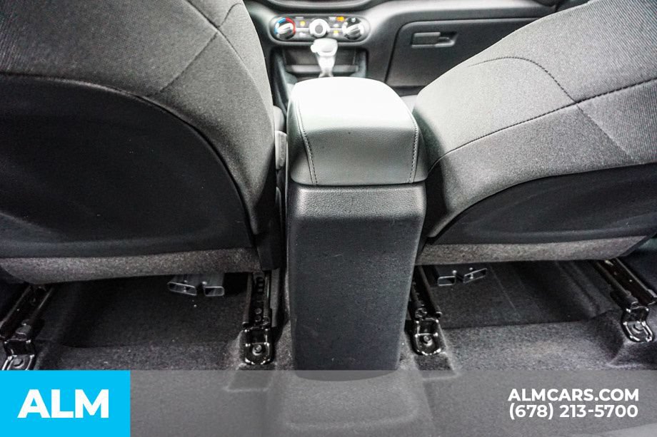 Used 2025 Kia Soul LX w/ LX Technology Package FWD image 31