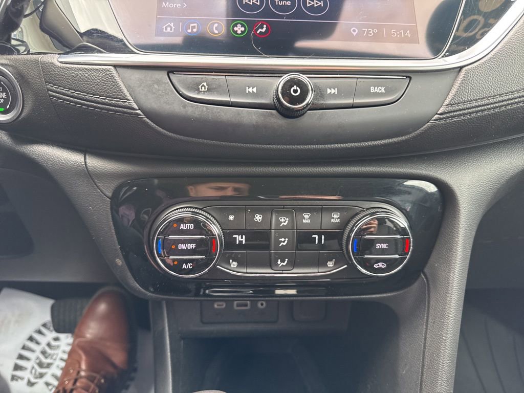Certified 2020 Buick Encore GX Essence FWD image 27