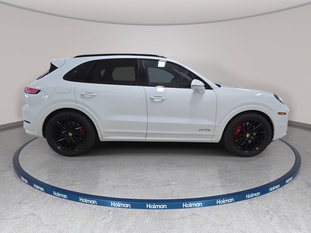 Used 2025 Porsche Cayenne GTS AWD/4WD image 6
