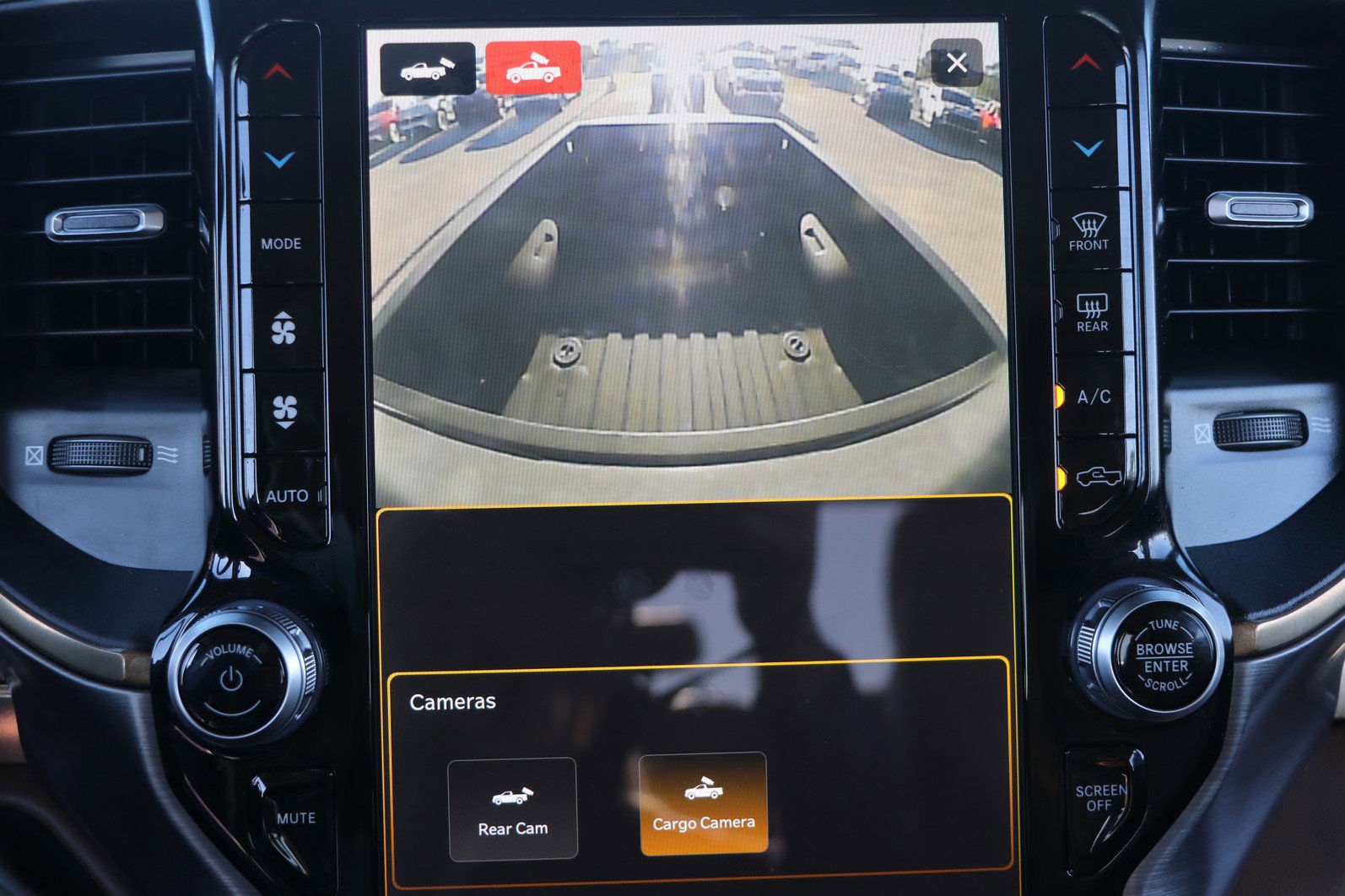 Used 2024 RAM 2500 Limited w/ Safety Group image 29