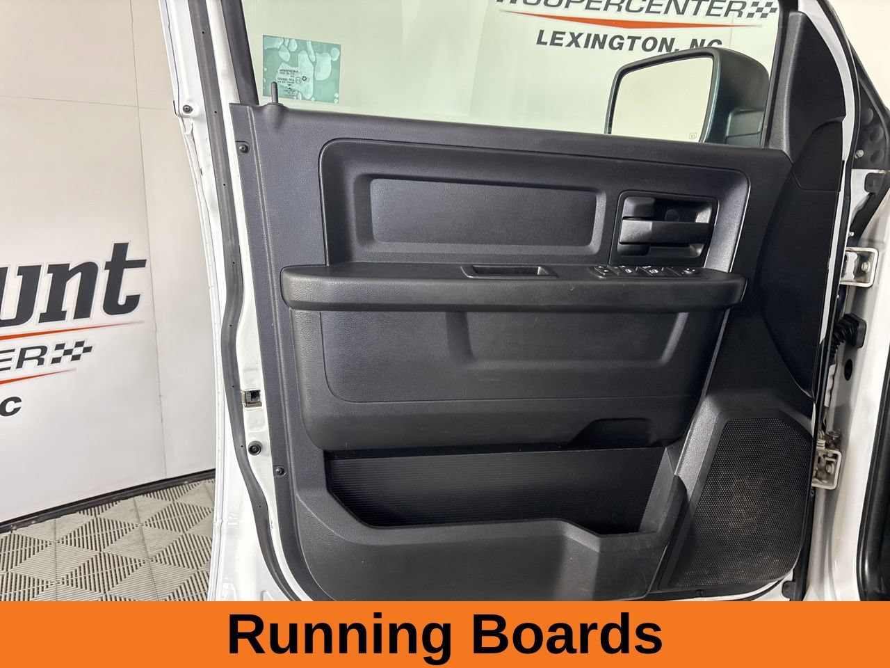Used 2016 RAM 2500 Tradesman w/ Chrome Appearance Group AWD/4WD image 9