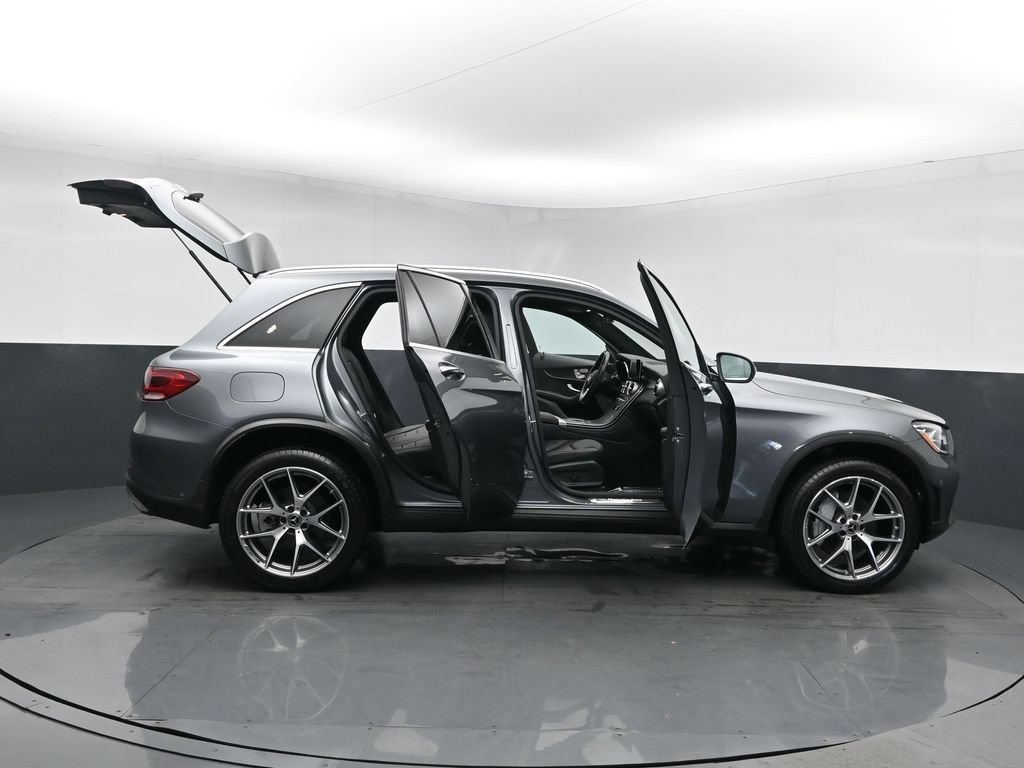 Used 2021 Mercedes-Benz GLC 300 4MATIC w/ AMG Line image 27