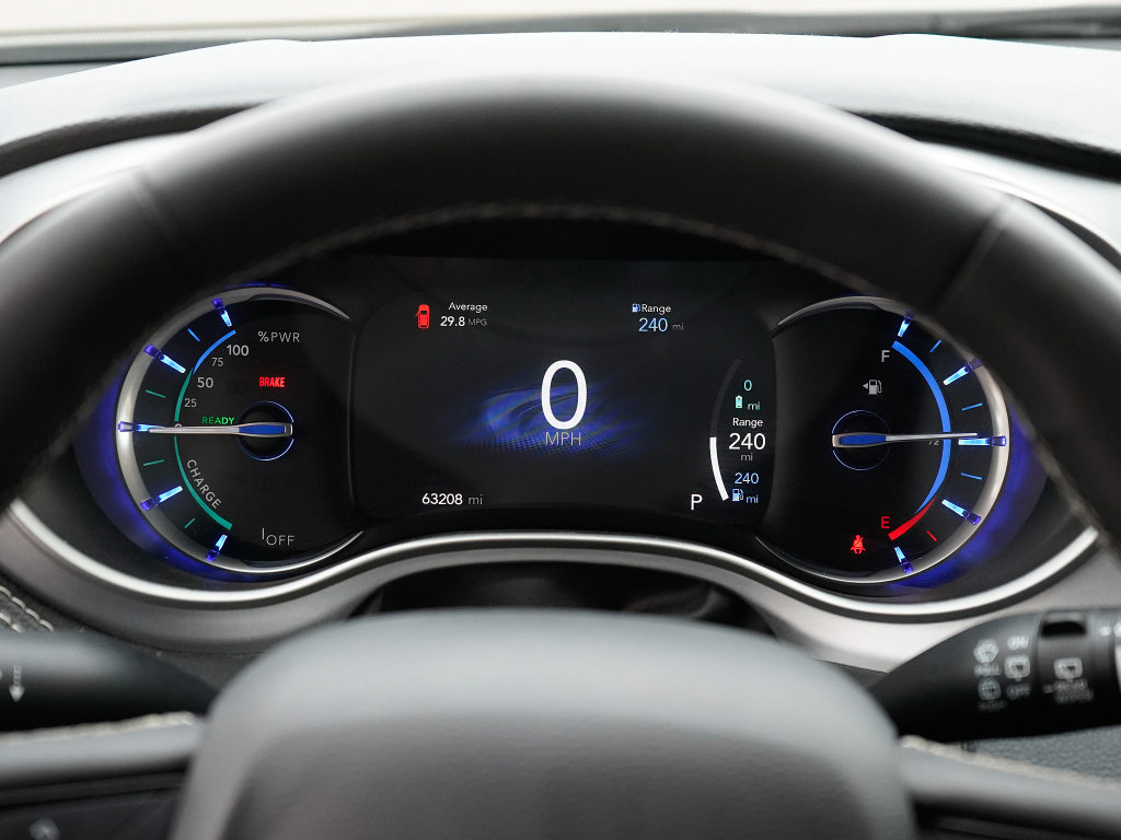 Used 2024 Chrysler Pacifica Limited image 14