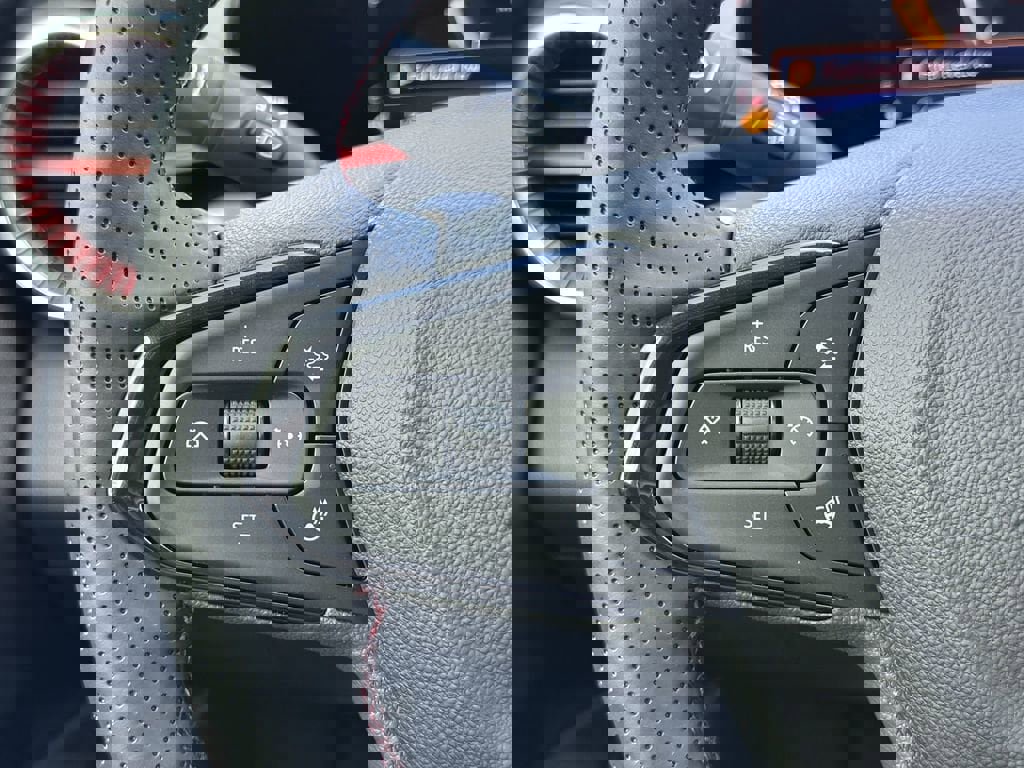 New 2026 Chevrolet Trax RS w/ Sunroof Package image 32