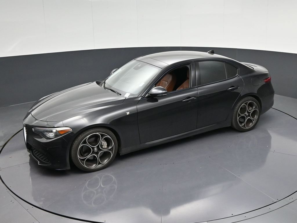 Used 2023 Alfa Romeo Giulia Ti RWD image 29