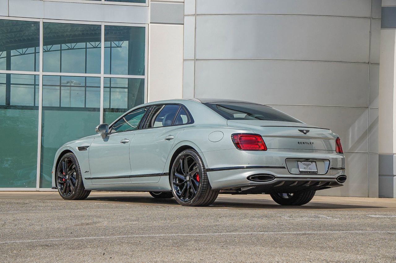 New 2026 Bentley Flying Spur Plug-In Hybrid AWD/4WD image 3