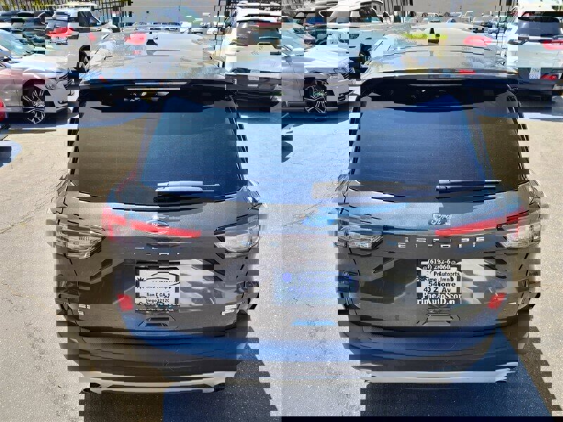 Used 2020 Ford Escape SE image 4