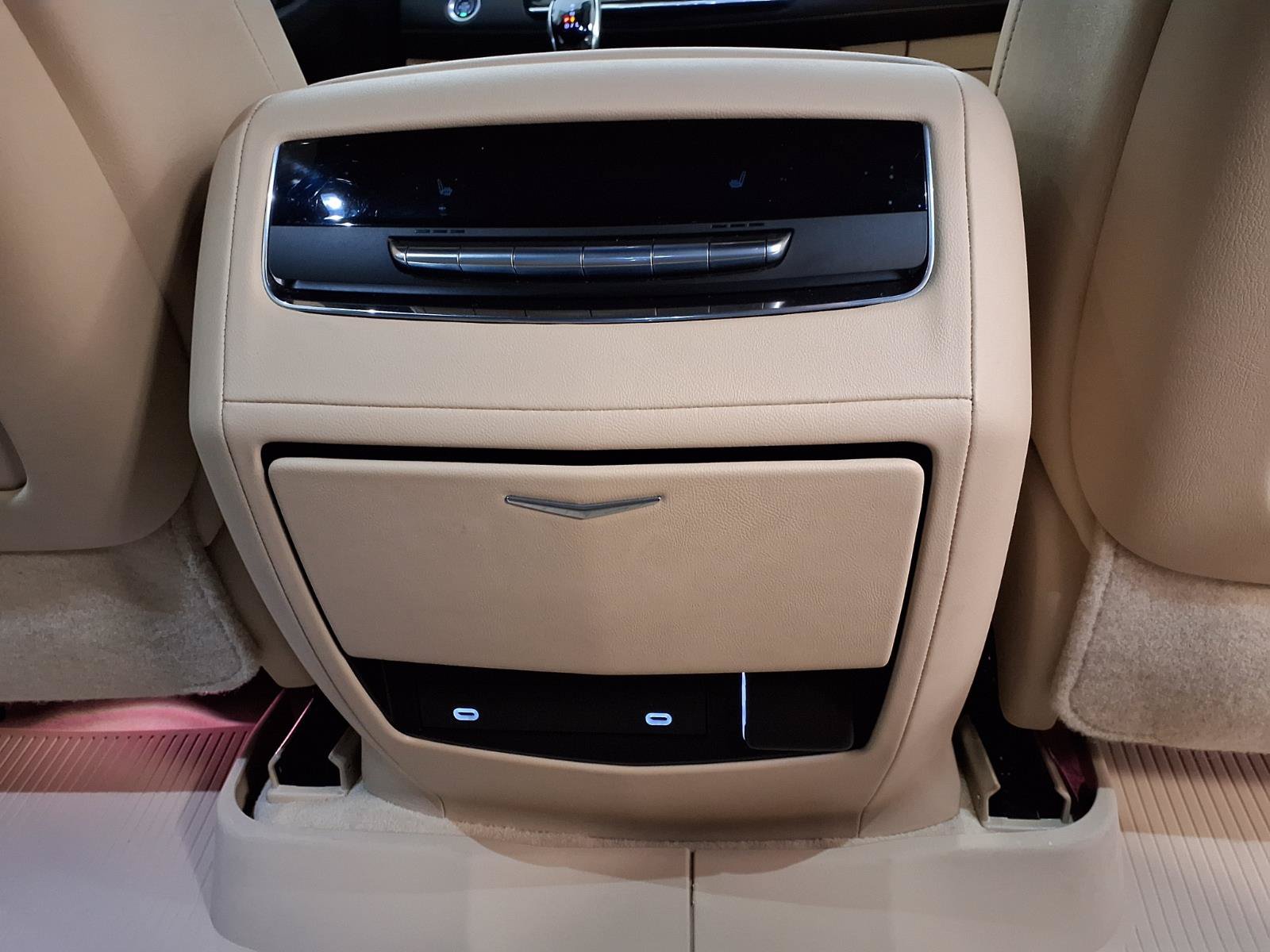 Certified 2024 Cadillac Escalade ESV Premium Luxury RWD image 16