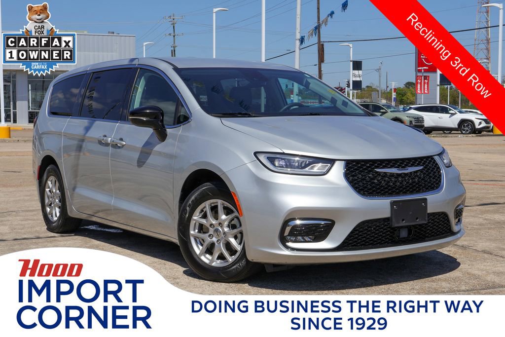 Used 2024 Chrysler Pacifica Touring-L